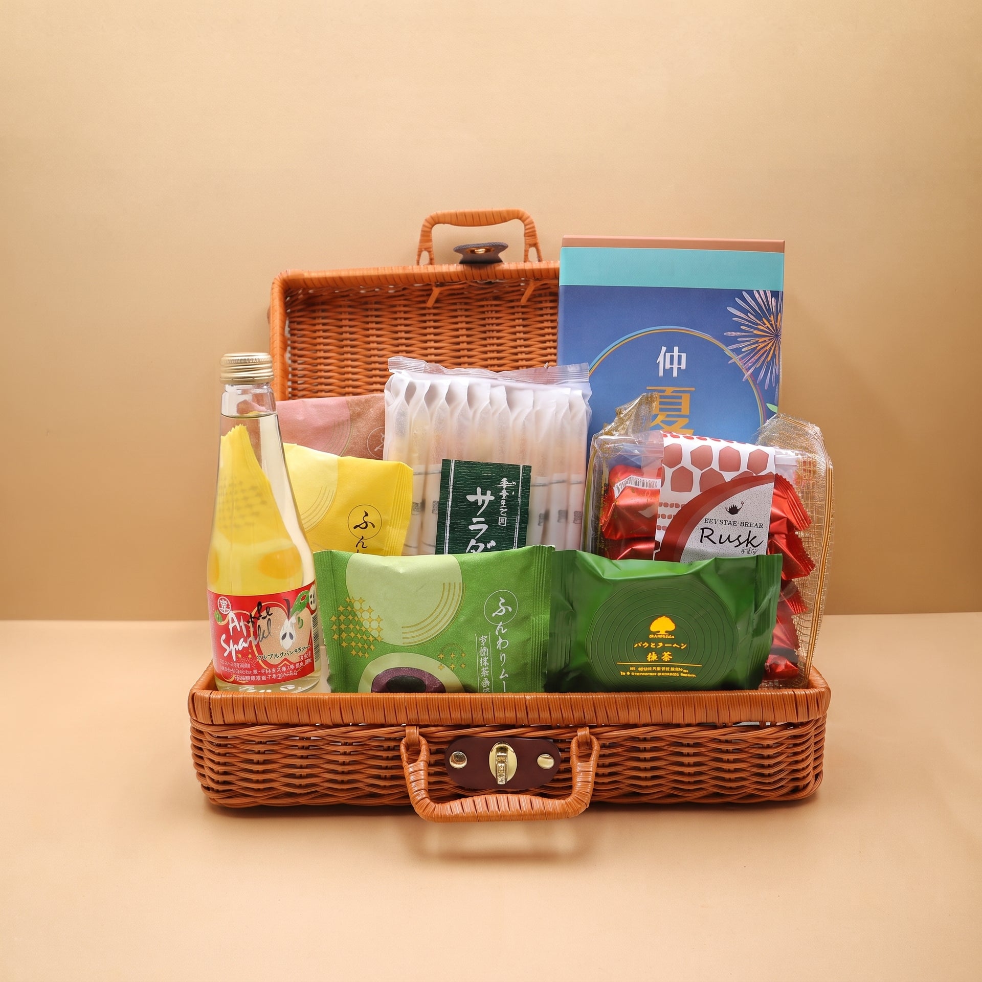 The Hamper HK Châteraisé 日式糕點禮籃 - 蘋果氣泡酒年輪蛋糕組合 香港免費送貨